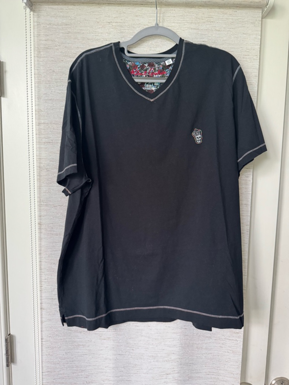 Robert Graham Men's 2XL V-Neck Shirt with Skull & Rose Embroidery